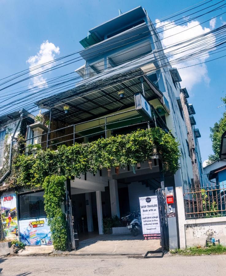 Satop Travelers Guesthouse Chiang Mai Exteriör bild