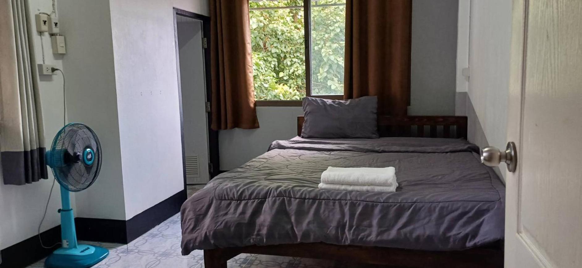 Satop Travelers Guesthouse Chiang Mai Exteriör bild